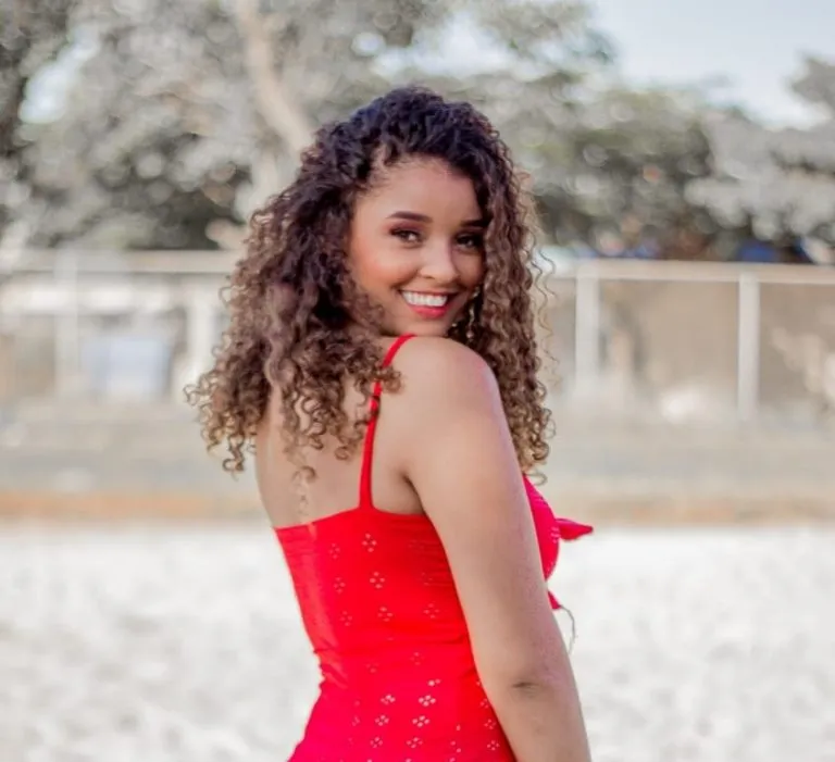Conheça a Karina Santana, acompanhante e influencer do Fatal Model ...