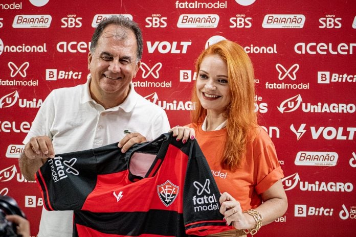 Acordo histórico entre Fatal Model e Esporte Clube Vitória completa uma