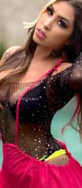 Acompanhante Thallya