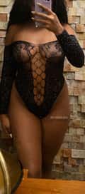 Acompanhante Morena