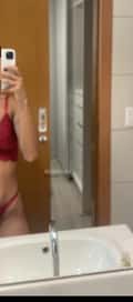 Acompanhante Emily