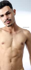 Acompanhante Carlos Henryque
