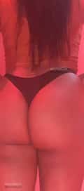 Acompanhante Morena