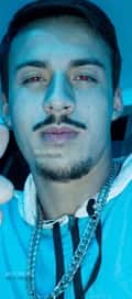 Acompanhante Bigode