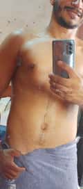 Acompanhante Derick