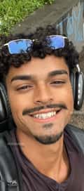 Acompanhante Douglas