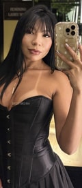 Acompanhante Hana