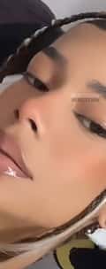 Acompanhante Preta