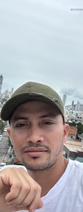 Acompanhante Omar Martínez