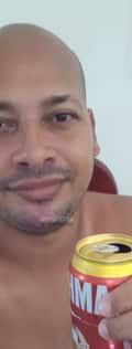 Acompanhante Douglas