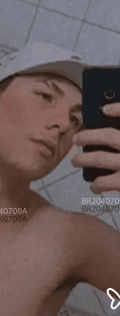 Acompanhante Derick