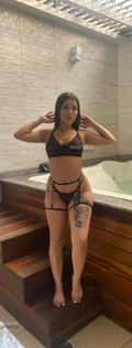 Acompanhante Isis Colucci