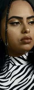 Acompanhante Naina