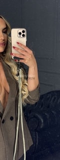 Acompanhante Alyne