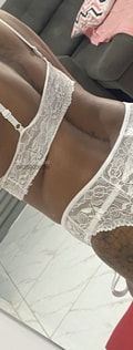 Acompanhante Preta Rara