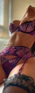 Acompanhante Helena Nunes