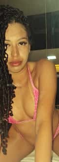 Acompanhante May Alves
