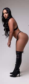 Acompanhante Mirella Scarlett