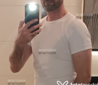 Acompanhante em Curitiba-PR - Lorenzzo