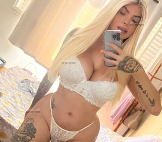Acompanhante Camilla Schimith