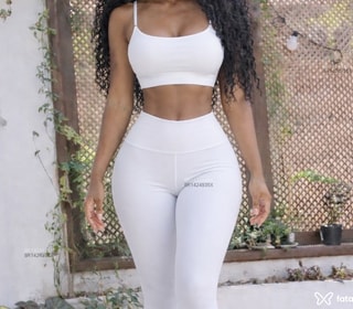 Acompanhante Liane Vaz