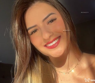 Acompanhante Sara