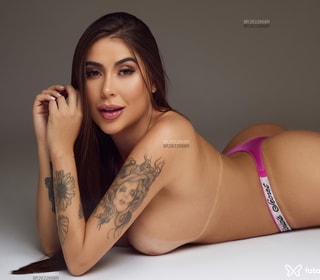 Acompanhante Alícia Ferreira