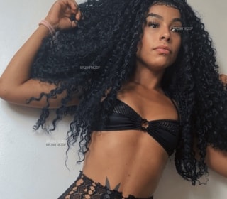 Acompanhante Morena