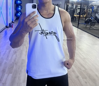 Acompanhante Mike Torres