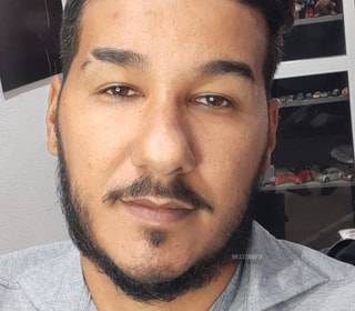 Acompanhante Carlos