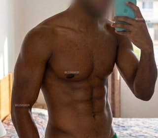 Acompanhante Vitor