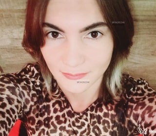 Acompanhante Julia